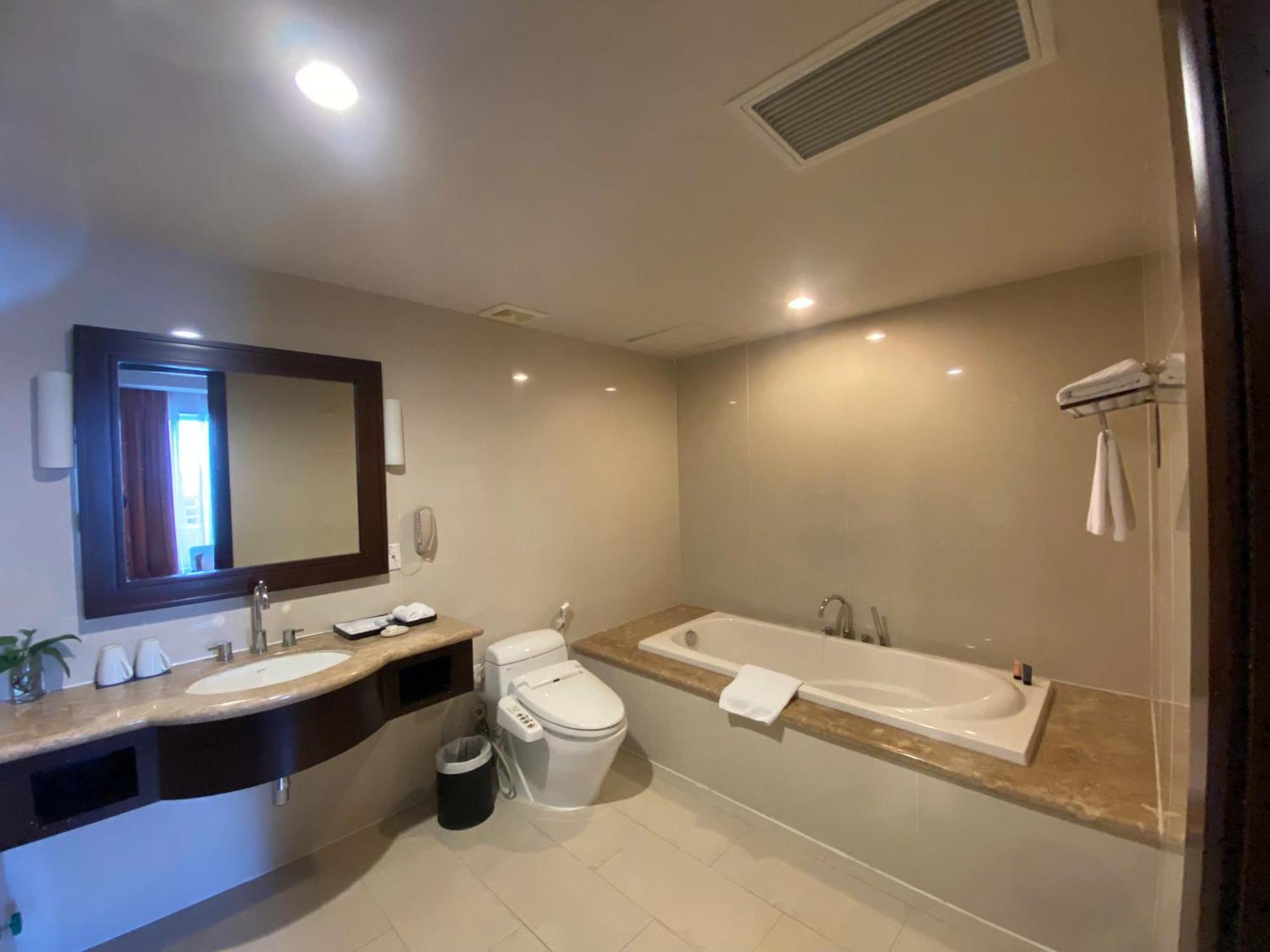 Muong Thanh Holiday Hue Hotel Zimmer foto